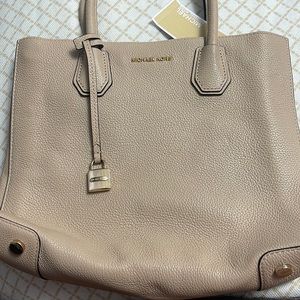 Brand New Michel Kors Oyster Tote Bag with Tags and dust bag